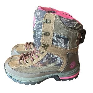 🌸NWT PRO LINE Waterproof “Girls with Guns” Camouflage Boots - Womens size 6